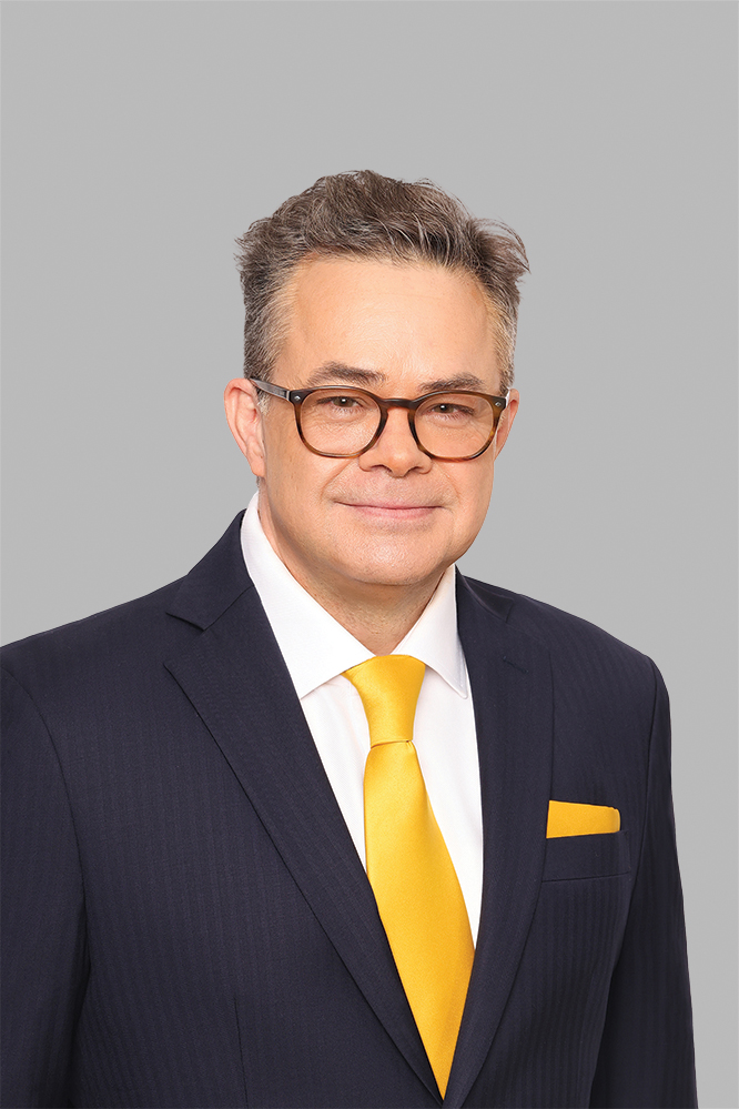 Michael Lee 